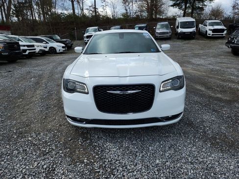 Used 2019 Chrysler 300 S image 8