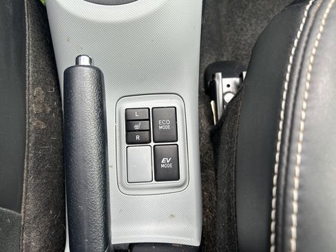 Used 2012 Toyota Prius C Four image 17