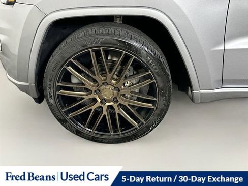 Used 2018 Jeep Grand Cherokee Altitude AWD/4WD image 33