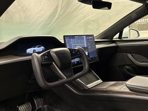 Used 2022 Tesla Model S Base image 8