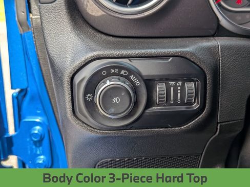 Used 2021 Jeep Wrangler Unlimited Rubicon w/ Dual Top Group AWD/4WD image 17