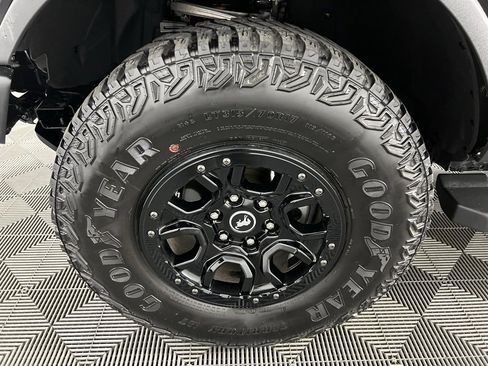 Used 2024 Ford Bronco Wildtrak image 11