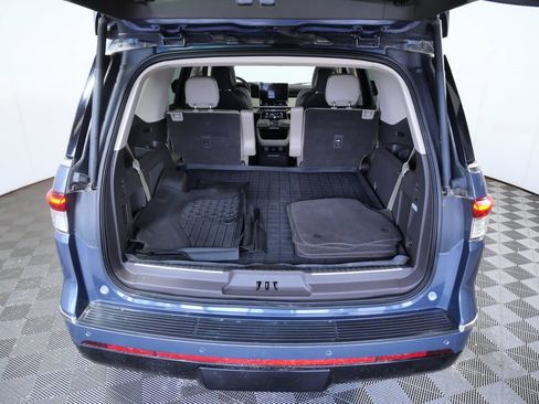 Certified 2023 Lincoln Navigator Reserve AWD/4WD image 7