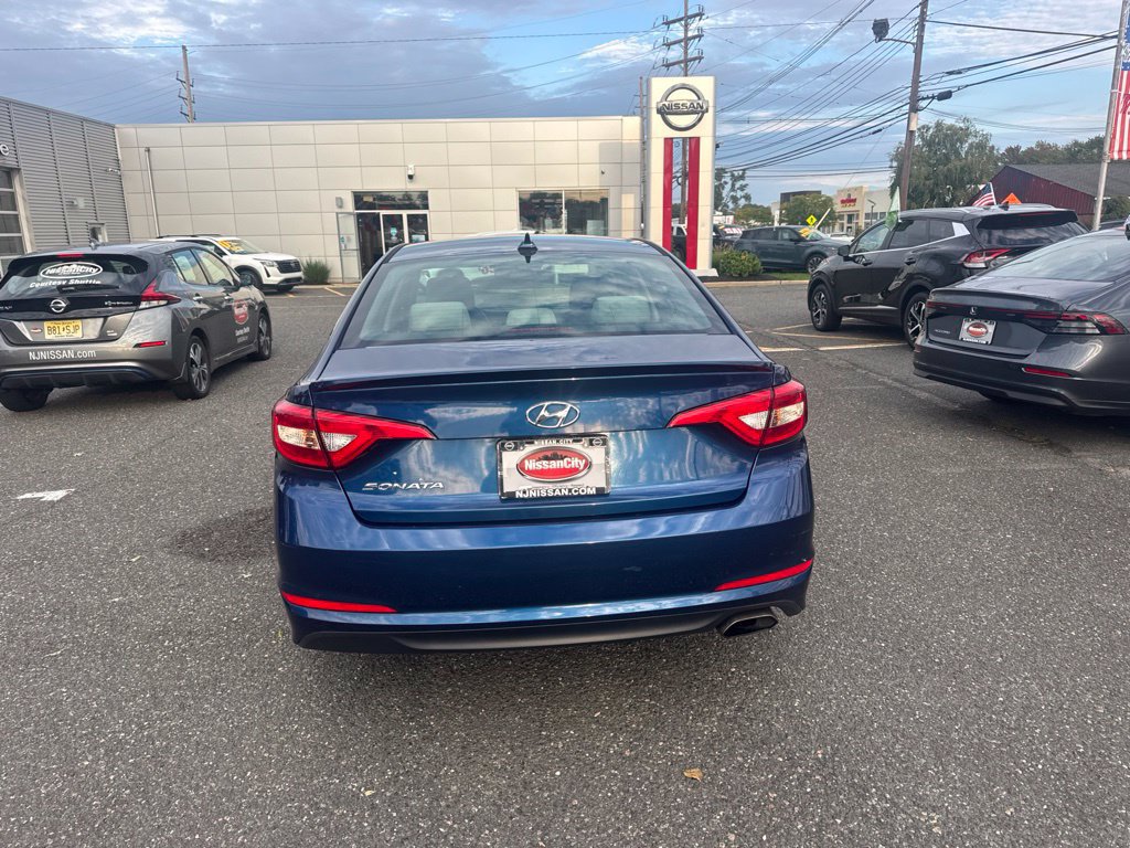 Used 2017 Hyundai Sonata SE FWD image 3
