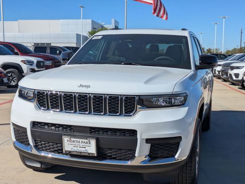 New 2025 Jeep Grand Cherokee L Laredo RWD image 7