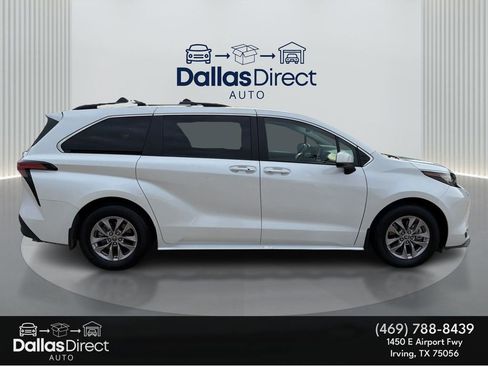 Used 2022 Toyota Sienna XLE image 5