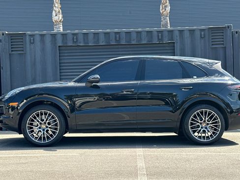 Certified 2023 Porsche Cayenne AWD/4WD image 2