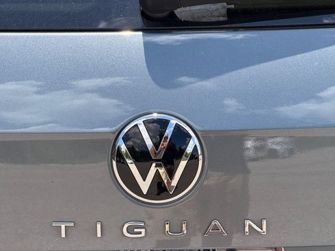 Used 2024 Volkswagen Tiguan SE R-Line FWD image 34