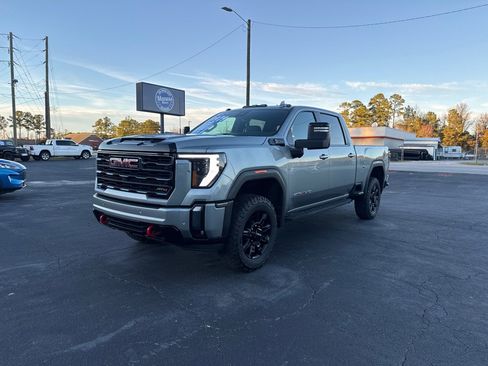 Used 2024 GMC Sierra 2500 AT4 w/ AT4 Premium Plus Package image 1