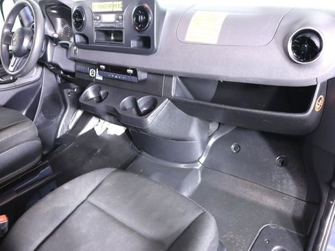 Used 2019 Mercedes-Benz Sprinter 170 image 35