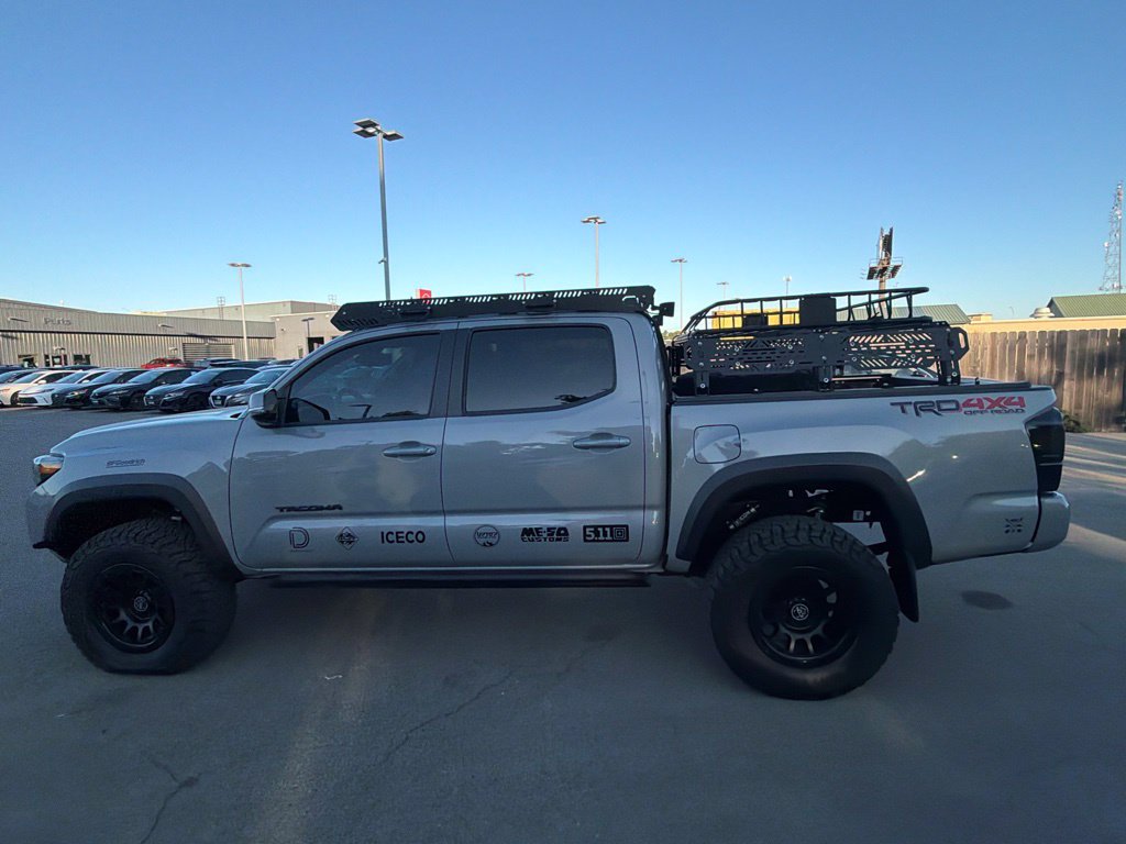 Used 2021 Toyota Tacoma TRD Off-Road w/ Technology Package AWD/4WD image 1