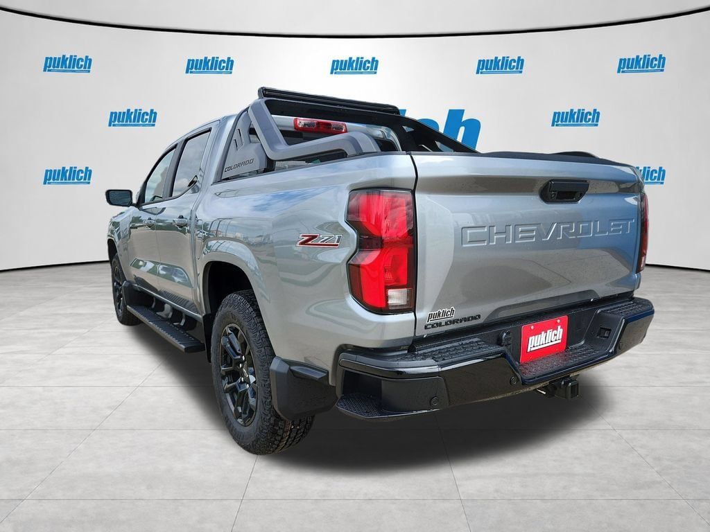New 2026 Chevrolet Colorado Z71 w/ Midnight Edition AWD/4WD image 3