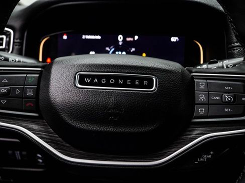 Used 2023 Jeep Wagoneer L Series II AWD/4WD image 28
