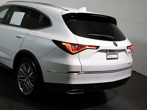 Used 2023 Acura MDX SH-AWD w/ Advance Package image 11