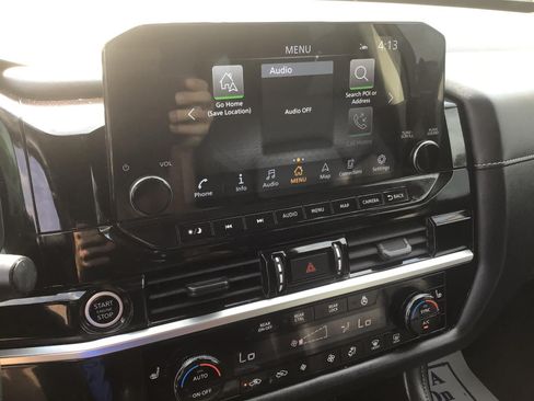 Used 2024 Nissan Pathfinder SL FWD image 21