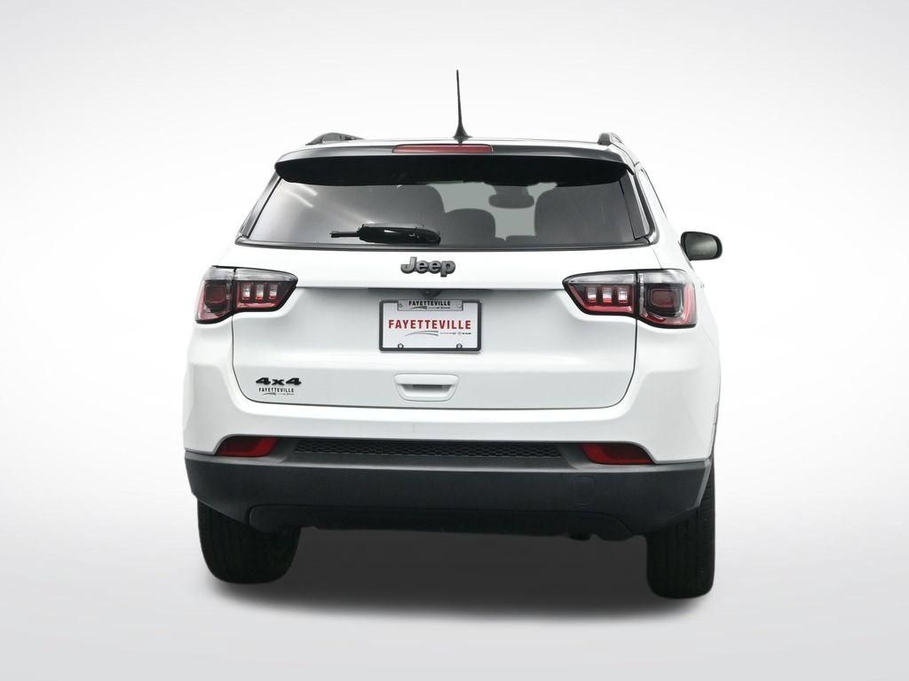 Used 2023 Jeep Compass Latitude AWD/4WD image 7