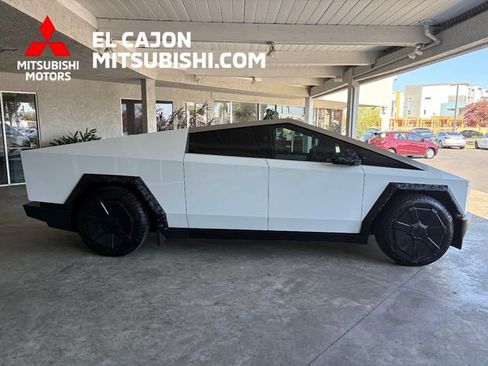 Used 2024 Tesla Cybertruck AWD Crew Cab image 2