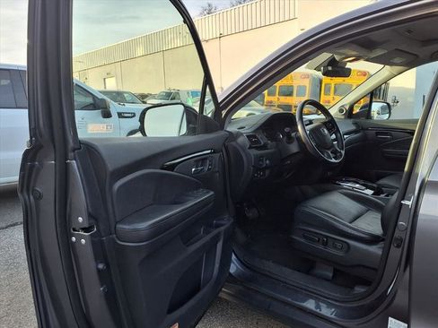 Used 2020 Honda Pilot Touring image 8