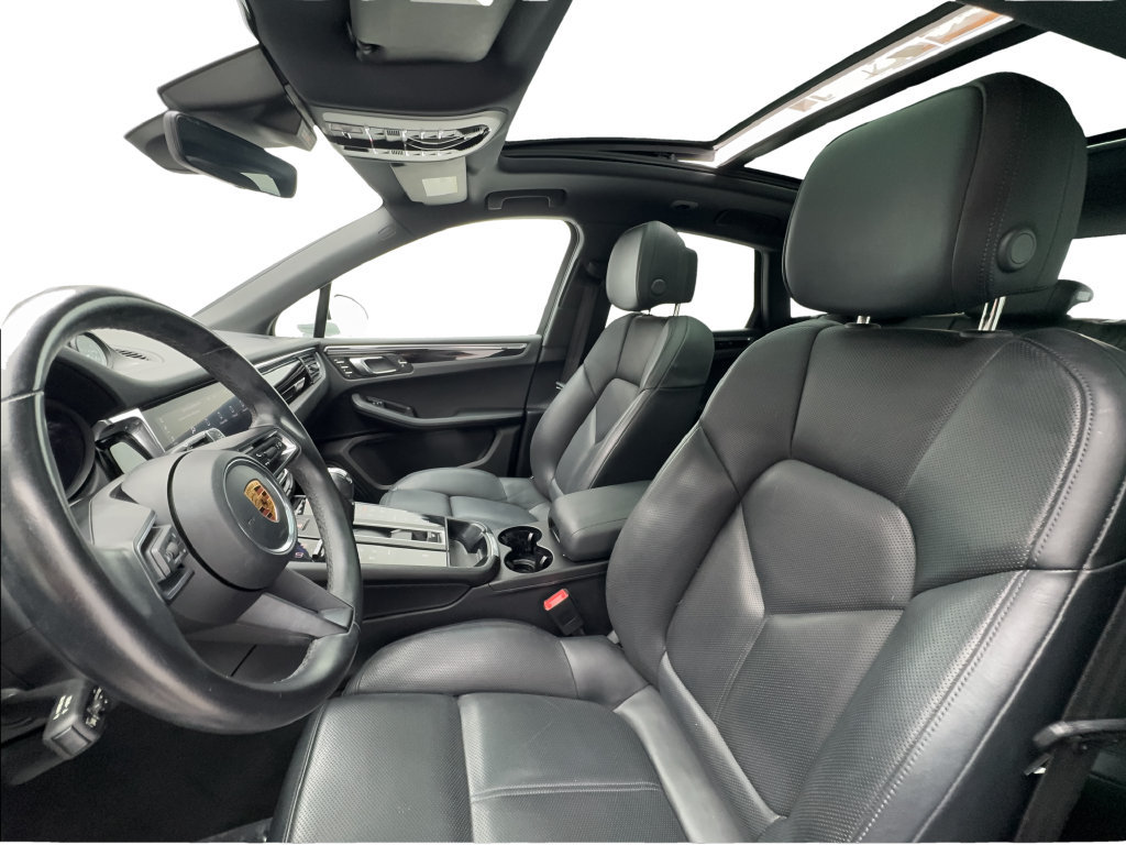 Used 2023 Porsche Macan Turbo AWD/4WD image 21