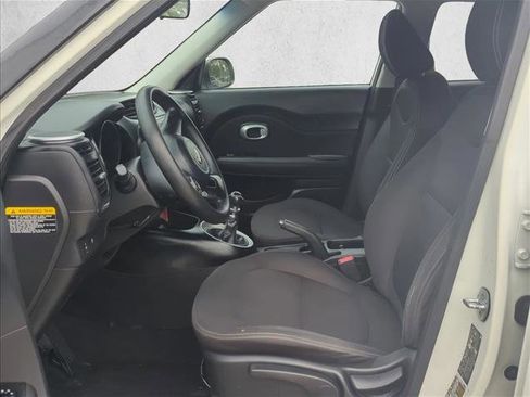 Used 2015 Kia Soul image 6