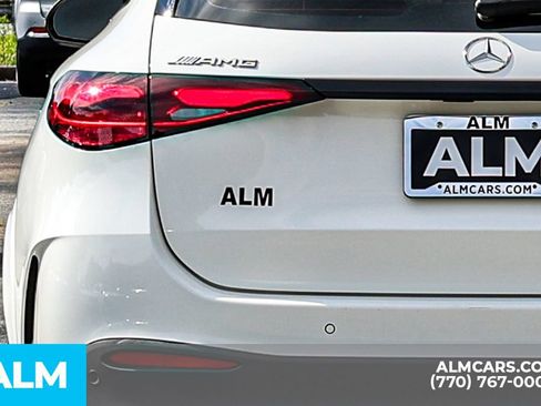 Used 2025 Mercedes-Benz GLC 43 AMG 4MATIC image 13