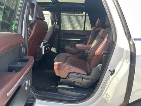 Used 2023 Ford Expedition Max Limited image 12