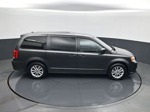 Used 2020 Dodge Grand Caravan SE image 17