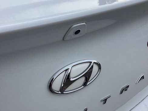 Used 2019 Hyundai Elantra SEL FWD image 12