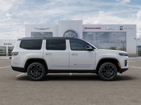 New 2026 Jeep Grand Wagoneer Summit w/ Premium Group III image 21