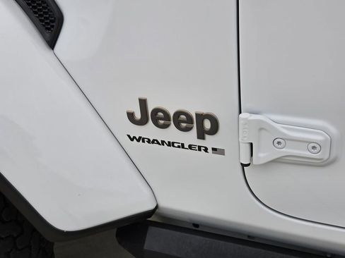 Used 2023 Jeep Wrangler Unlimited Rubicon 392 w/ Dual Top Group AWD/4WD image 35