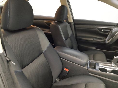 Used 2018 Nissan Altima 2.5 SR FWD image 21