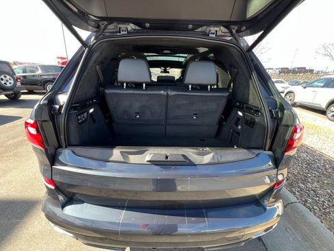 Used 2022 BMW X7 M50i image 27