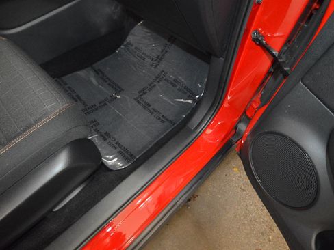 Used 2025 Honda HR-V Sport image 9