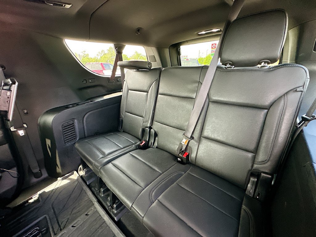 Used 2024 Chevrolet Suburban Z71 AWD/4WD image 4