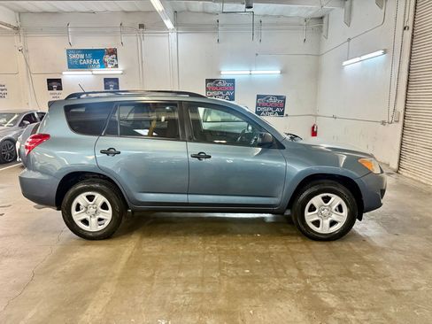 Used 2011 Toyota RAV4 Sport Utility 4D w/ Base L4 Extra Value Pkg image 4