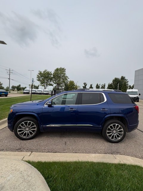 Used 2023 GMC Acadia Denali AWD/4WD image 7