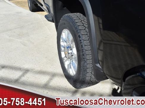 Used 2023 Chevrolet Silverado 2500 High Country w/ Z71 Off-Road Package image 17