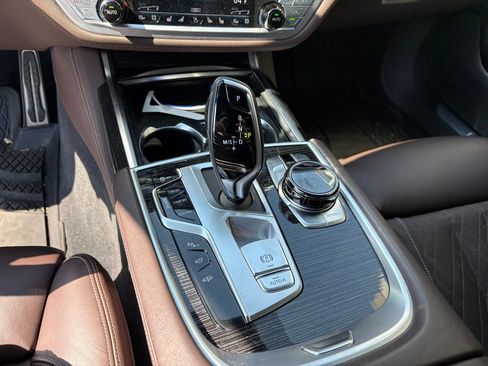 Used 2020 BMW 750i xDrive AWD/4WD image 23