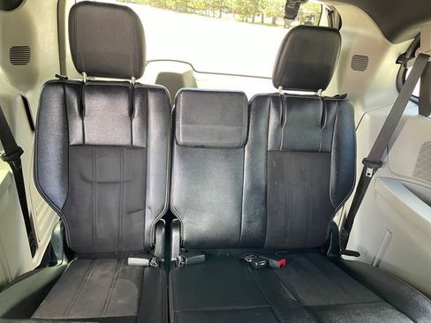 Used 2020 Dodge Grand Caravan SXT FWD image 23