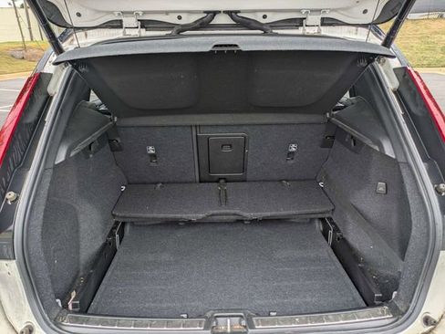 Used 2021 Volvo XC40 T5 R-Design w/ Advanced Package AWD/4WD image 13