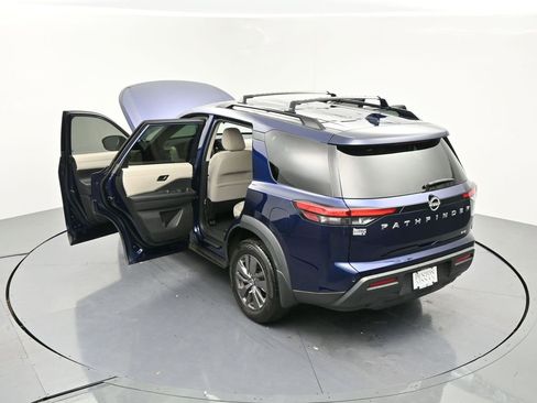 Used 2023 Nissan Pathfinder SV image 23