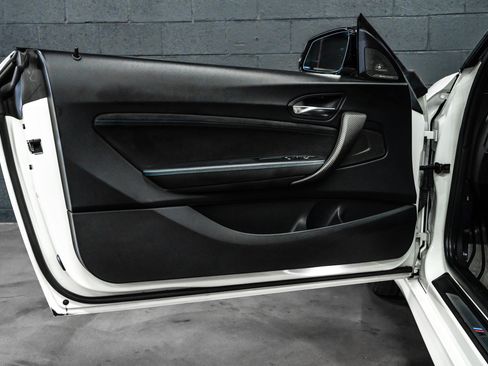Used 2017 BMW M2 RWD image 31