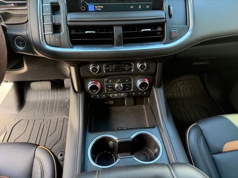 Used 2024 GMC Yukon XL AT4 w/ AT4 Premium Plus Package AWD/4WD image 26