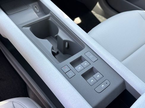 New 2025 Hyundai Ioniq 6 SEL RWD image 32