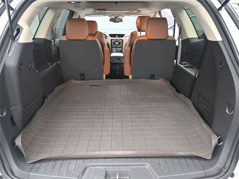 Used 2017 Chevrolet Traverse LT image 31