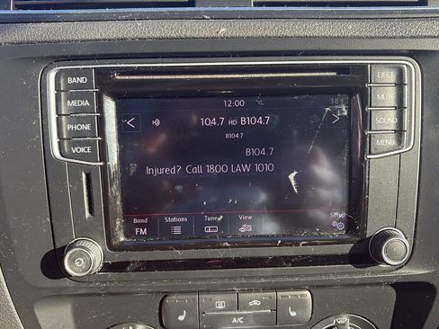 Used 2016 Volkswagen Jetta SE image 19