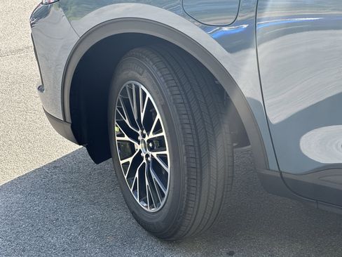 New 2025 Ford Escape SE image 6