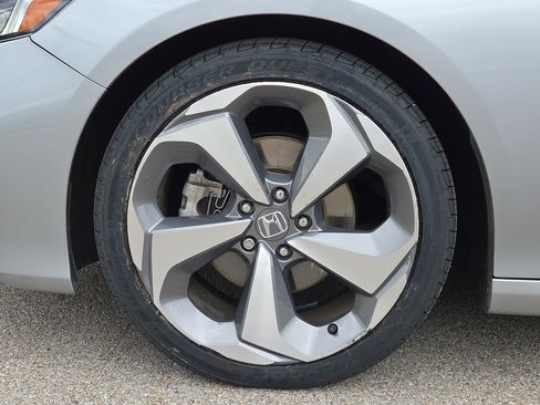 Used 2020 Honda Accord Touring image 9