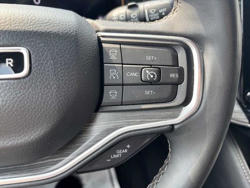 Used 2024 Jeep Wagoneer Series II w/ Flexible Seating Group AWD/4WD image 23