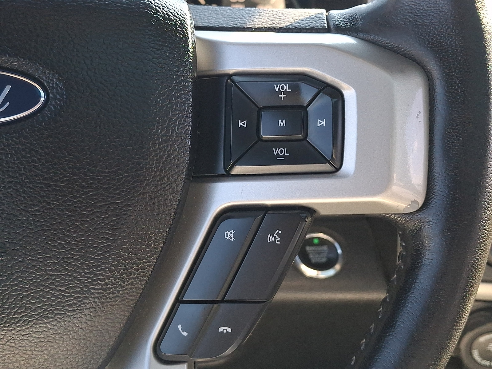 Used 2017 Ford F150 Lariat w/ Equipment Group 502A Luxury AWD/4WD image 23